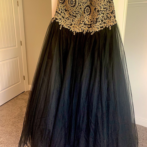 Dresses & Skirts - Never worn gorgeous black and detailed gold sequin size 26 prom party dress.
